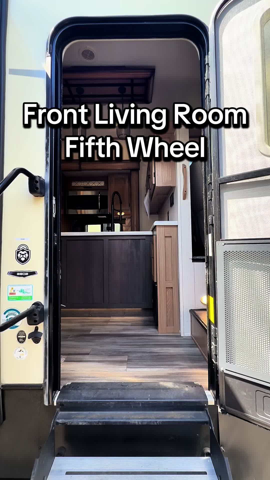 @Angel Sells RVs