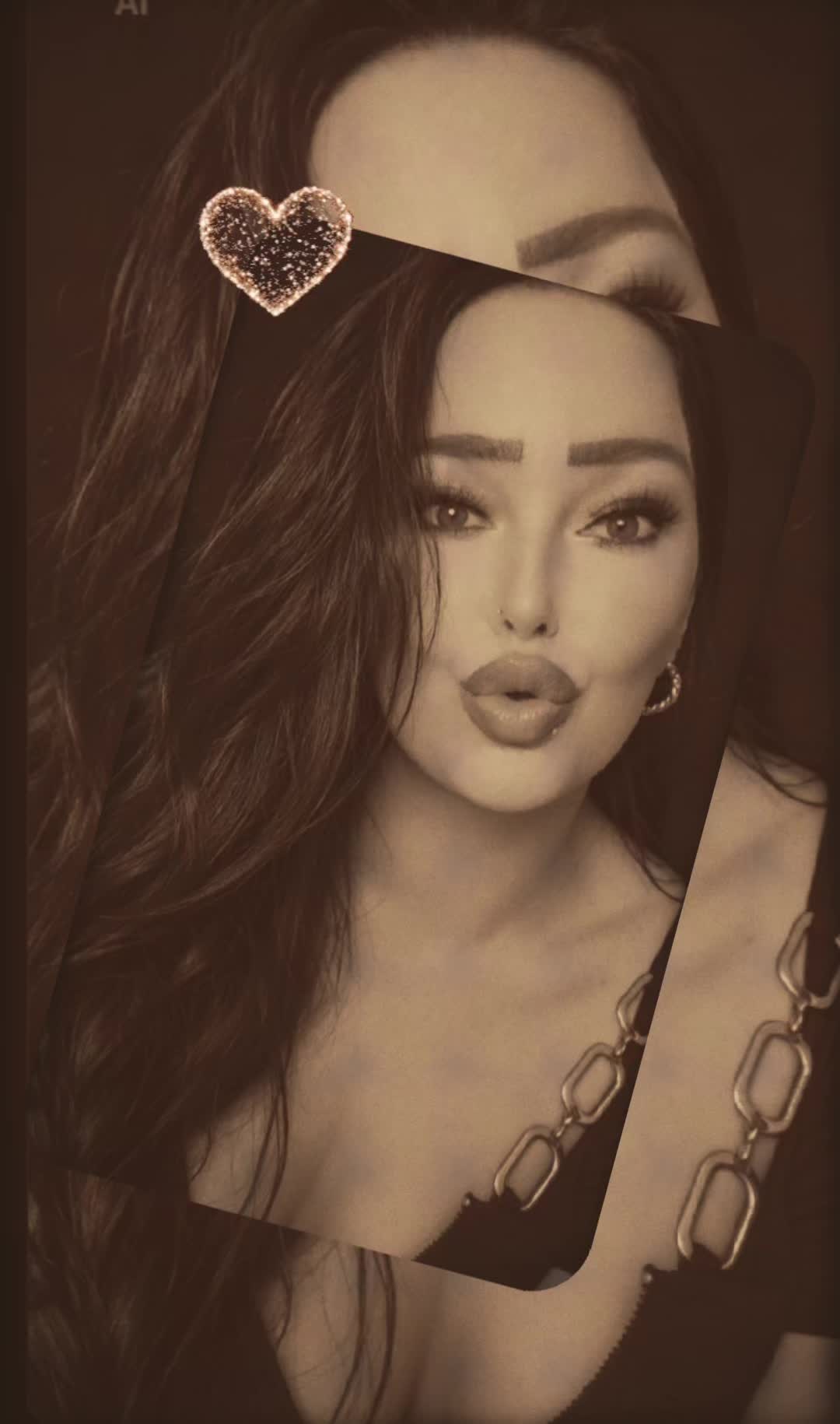@🖤⃝♡°εļɑ°👑𝗠👑🖤⃝♡