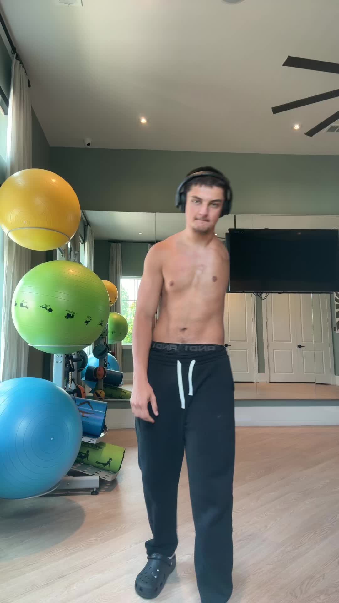 @onearmbeast
