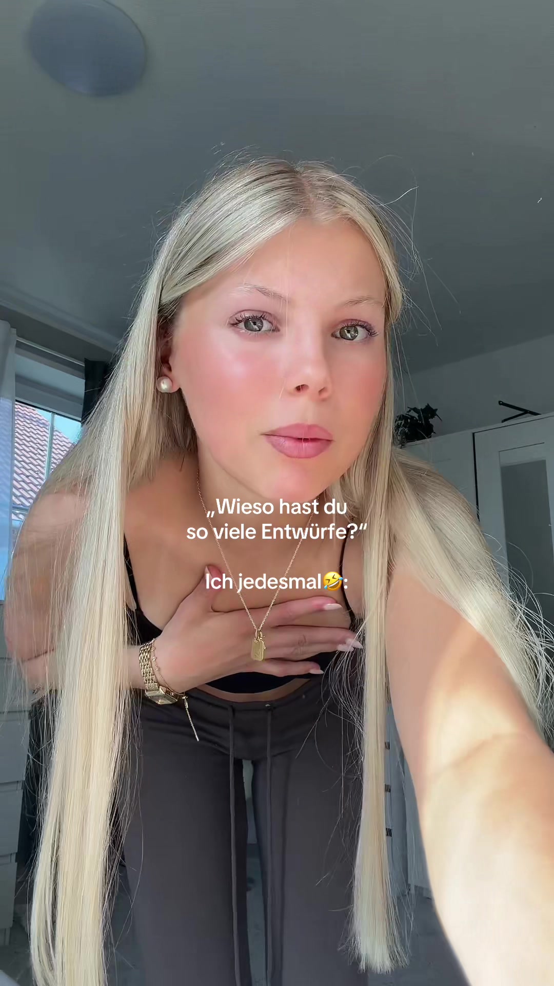 @𝘭𝘪𝘭𝘭𝘺