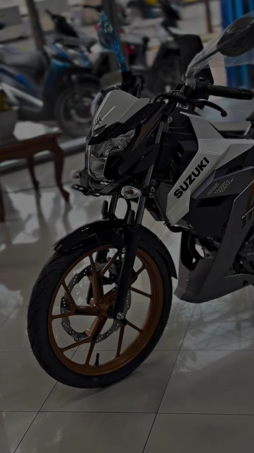 @suzuki hayam wuruk