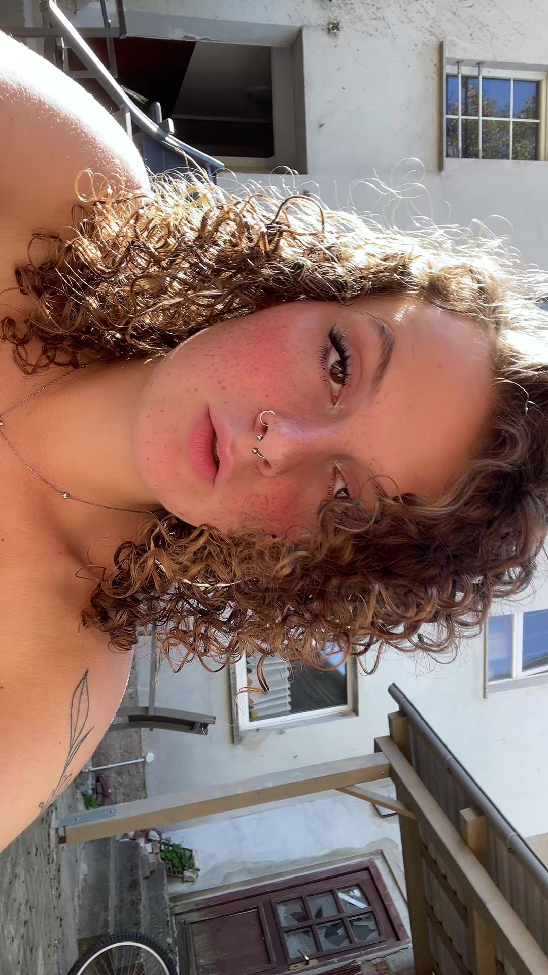 @v i v i ⚢