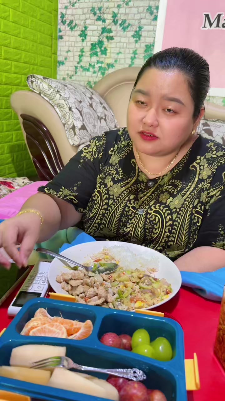 @သန့်သန့်လေးစားသောက်ကုန် 6591