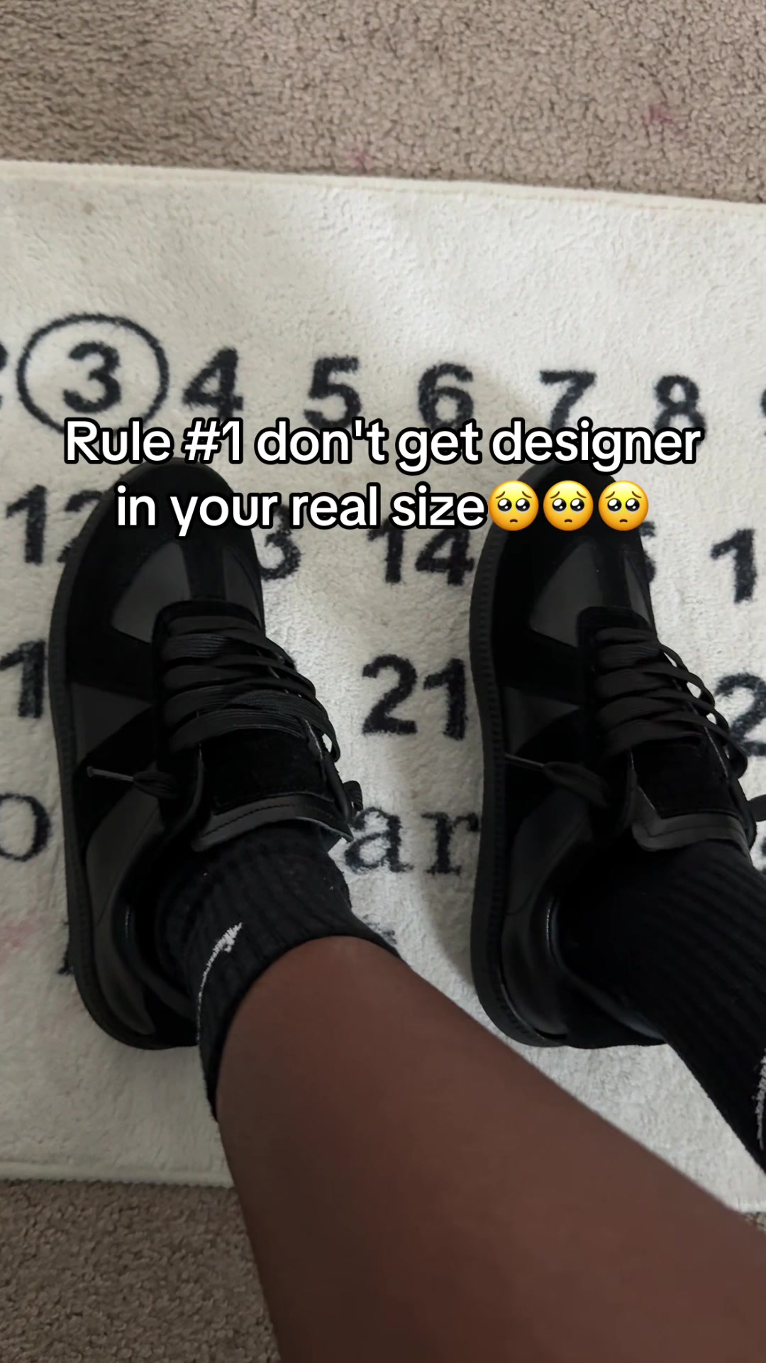 @⃟