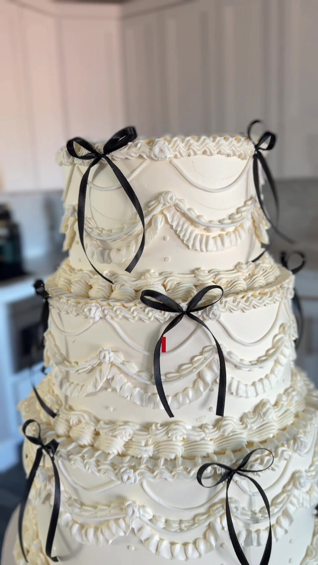 @Cake By Claudia