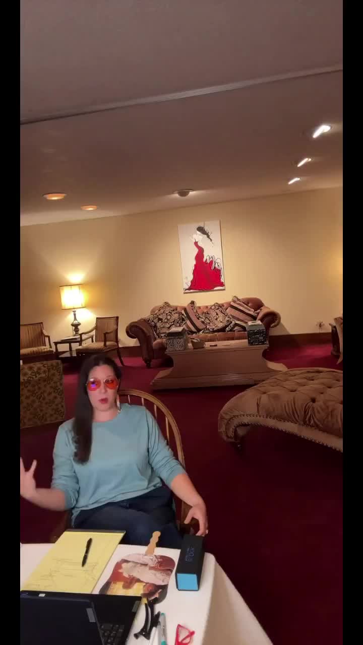 @Ivy Rivera | Psychic Medium