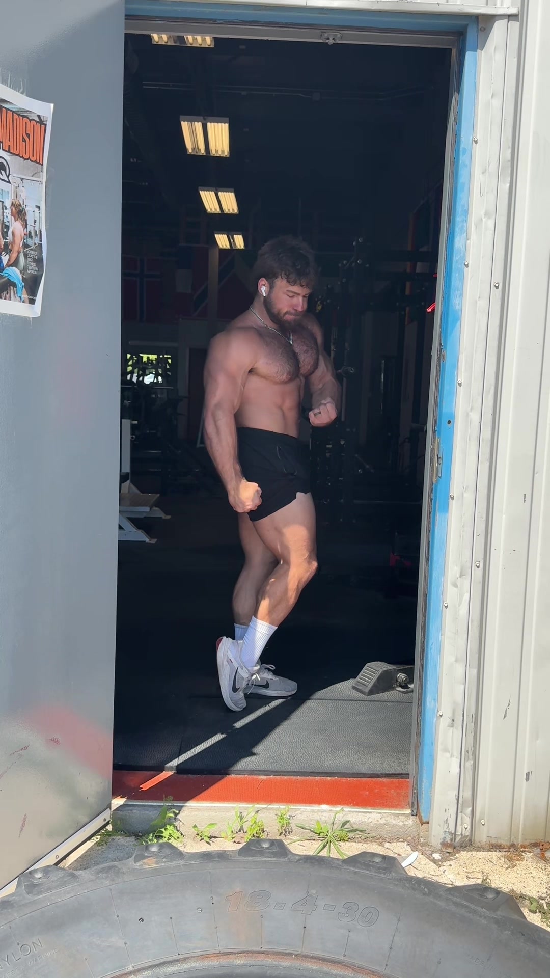 @Alex 🦍