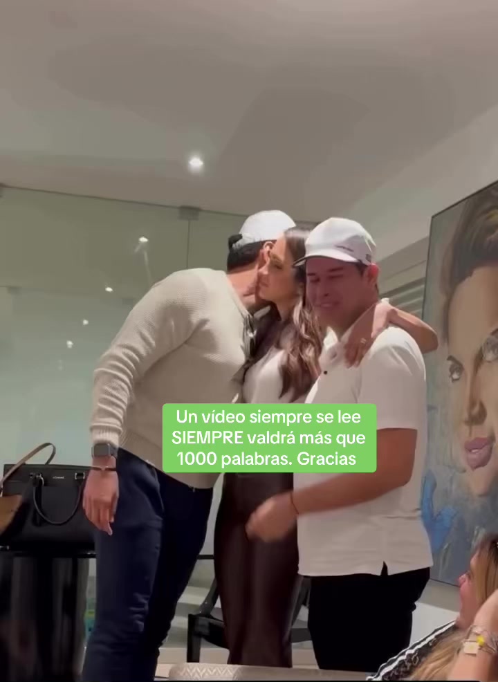 @LatinaUniversal