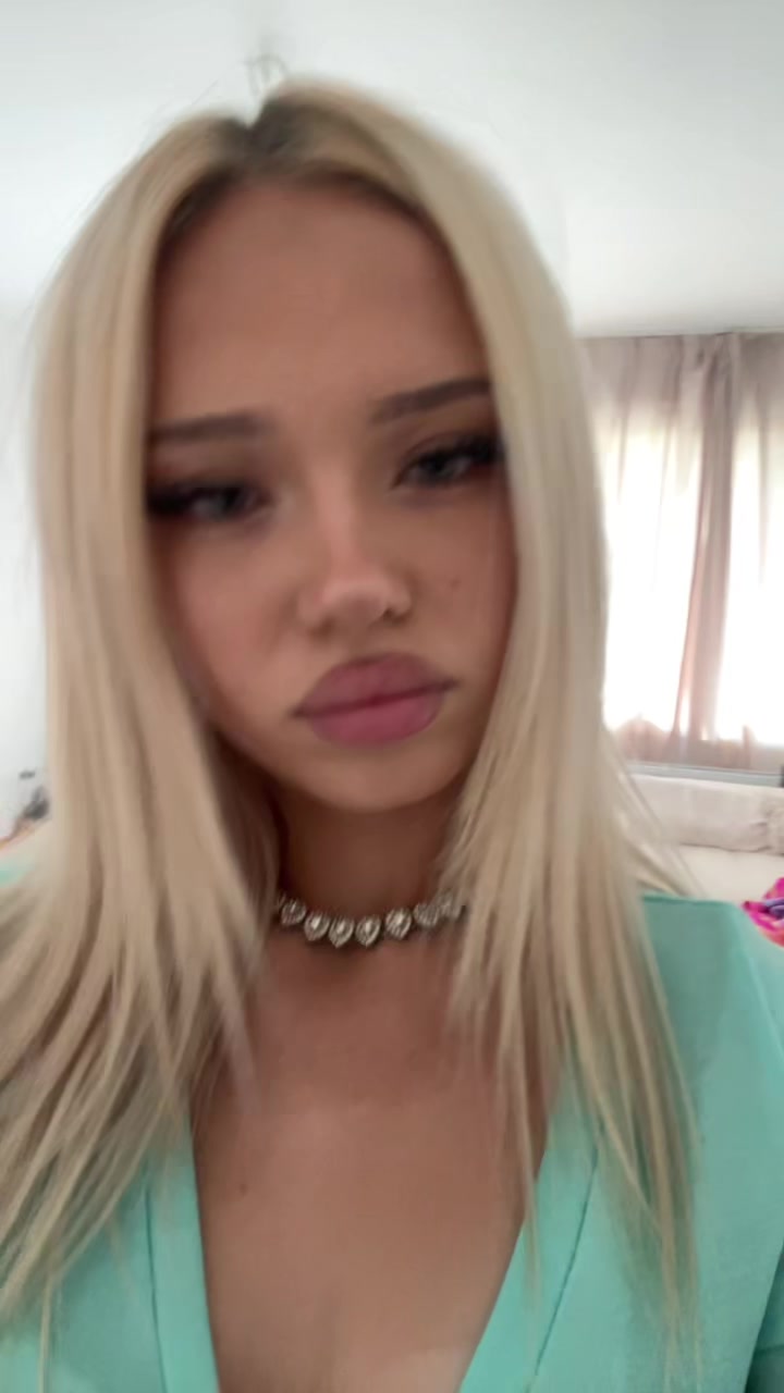 @аня