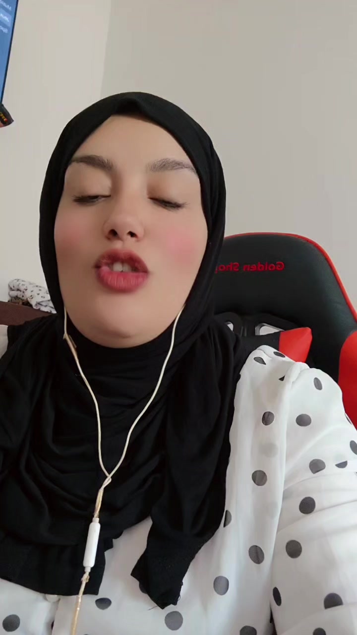 @مروة (وزيرة السعادة)🇩🇿