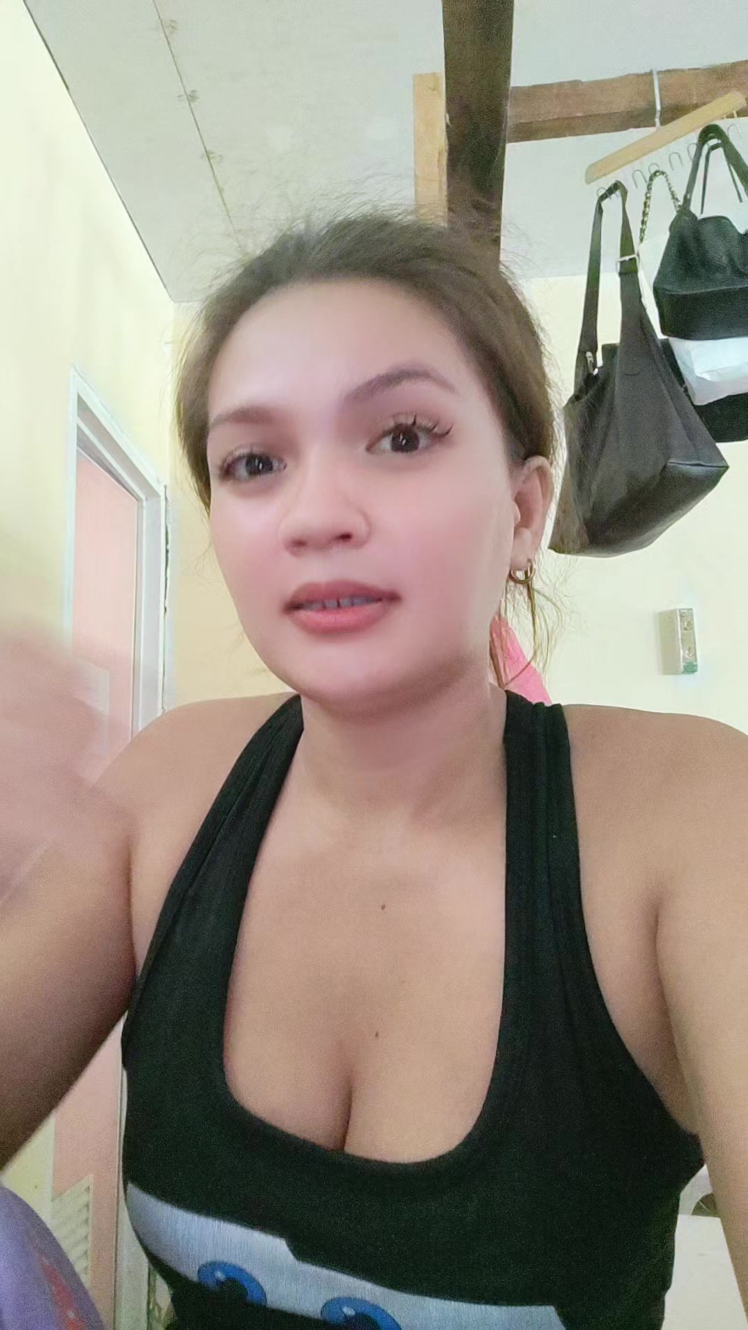 @Ms.H Vlogger