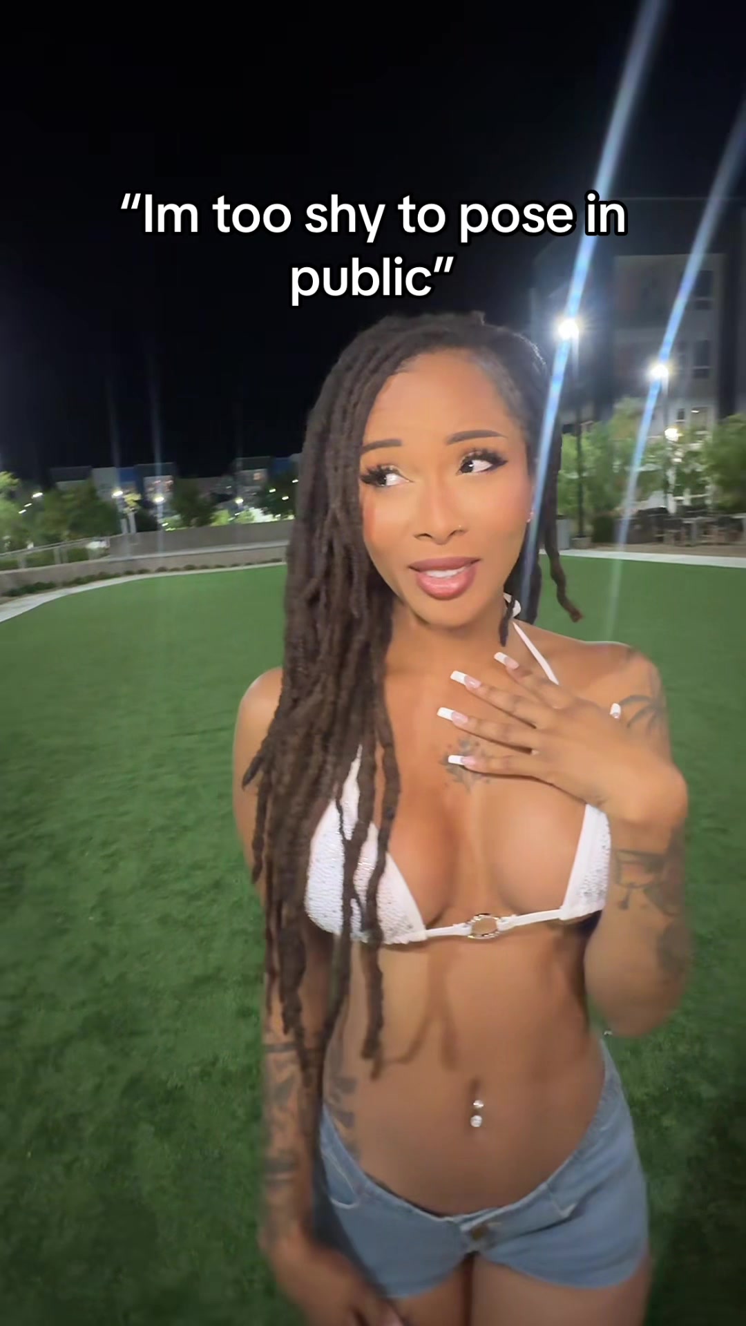 @zoeyfoxxofficial