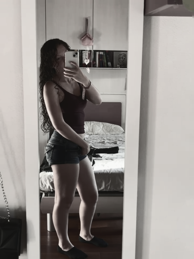 @LaNickiMinaj_2 ⎊