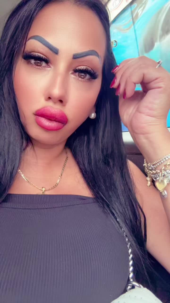 @𝓒𝓸𝓷𝓬𝔂 𝓜𝓲𝓬𝓱𝓲💘
