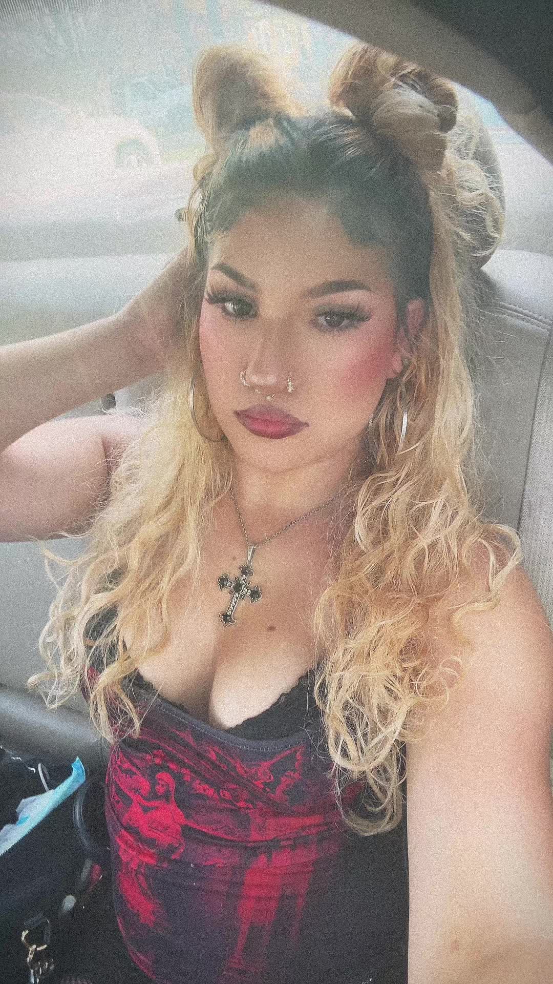 @ella🦋