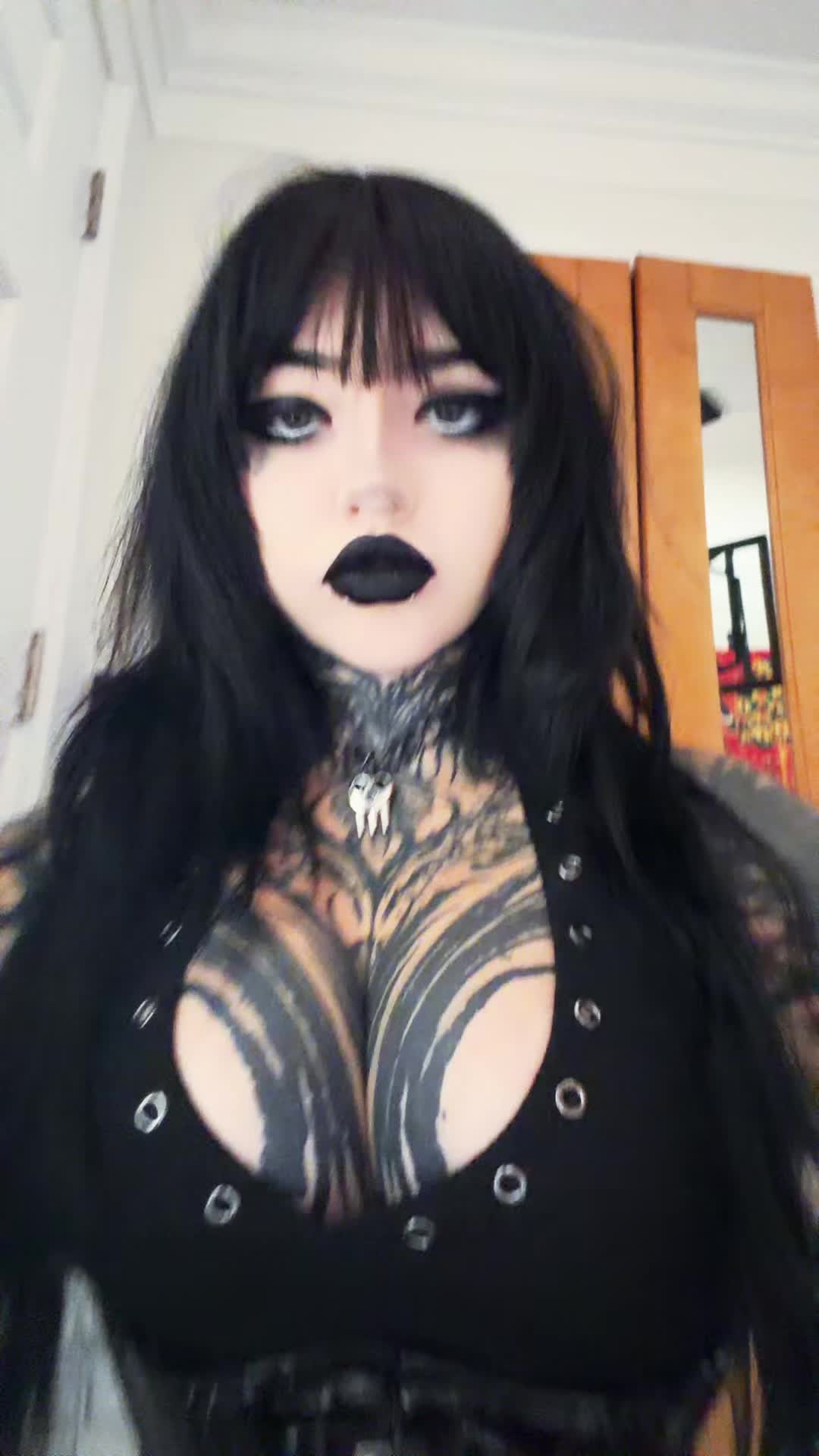 @mothertriplex
