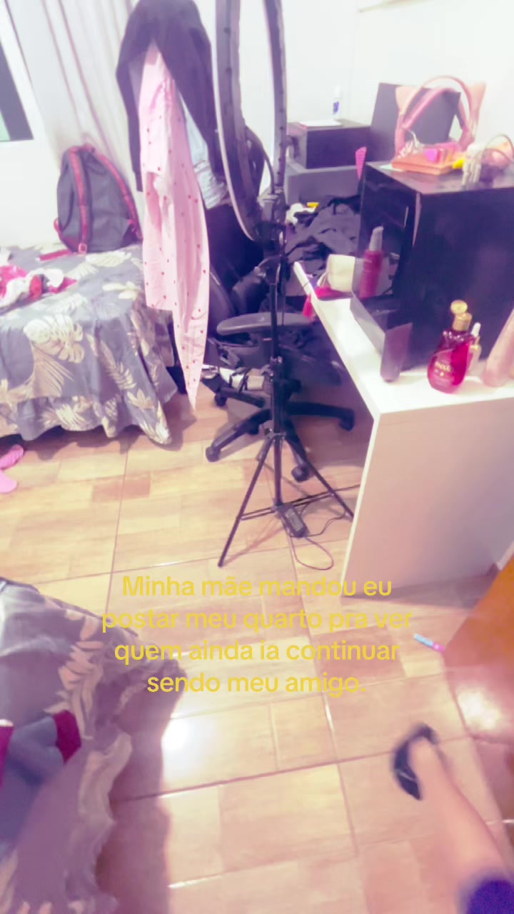@VickyOlliveira