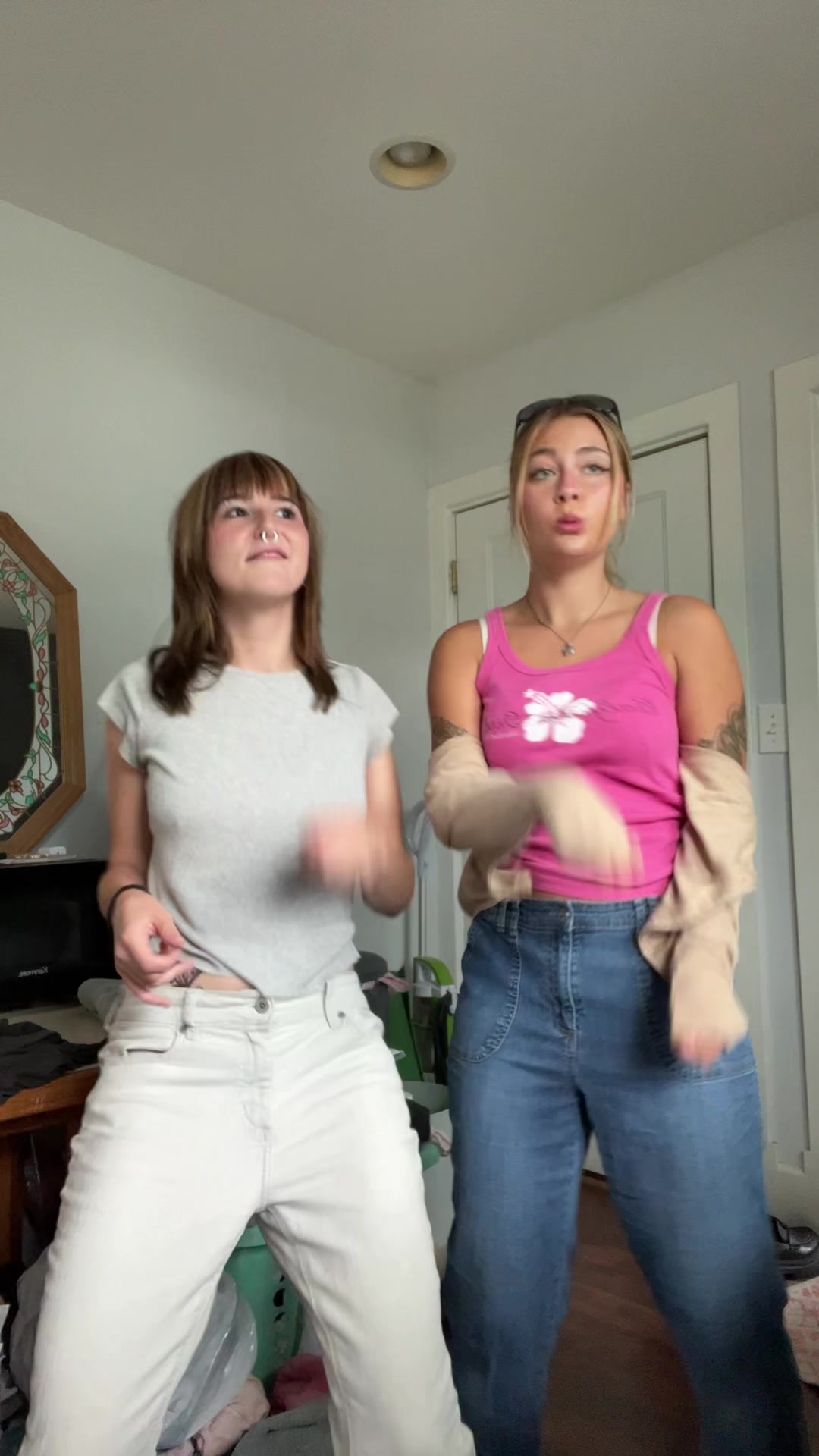 @eisleycatsmeow