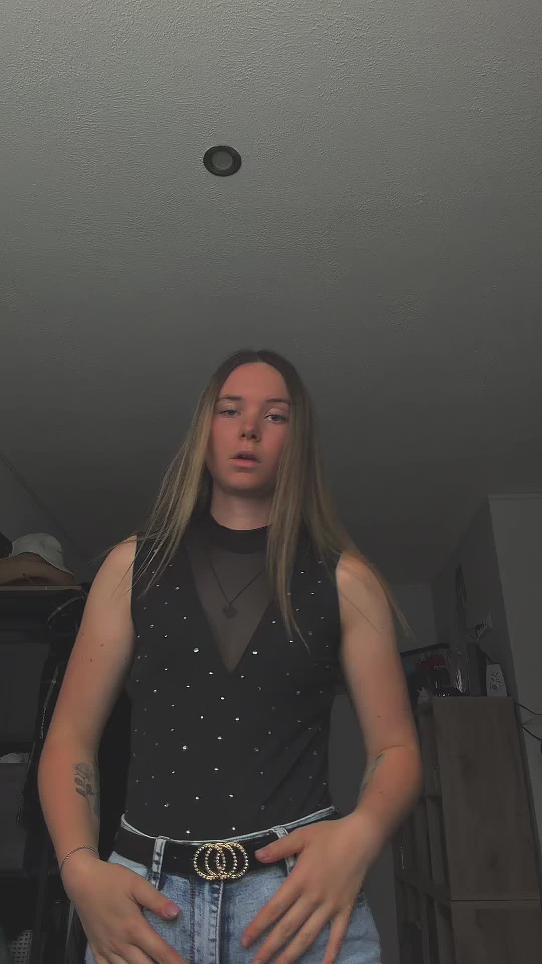 @Lena.pltdr