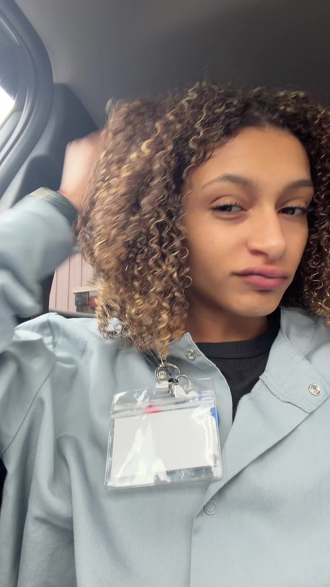 @carleeebaee
