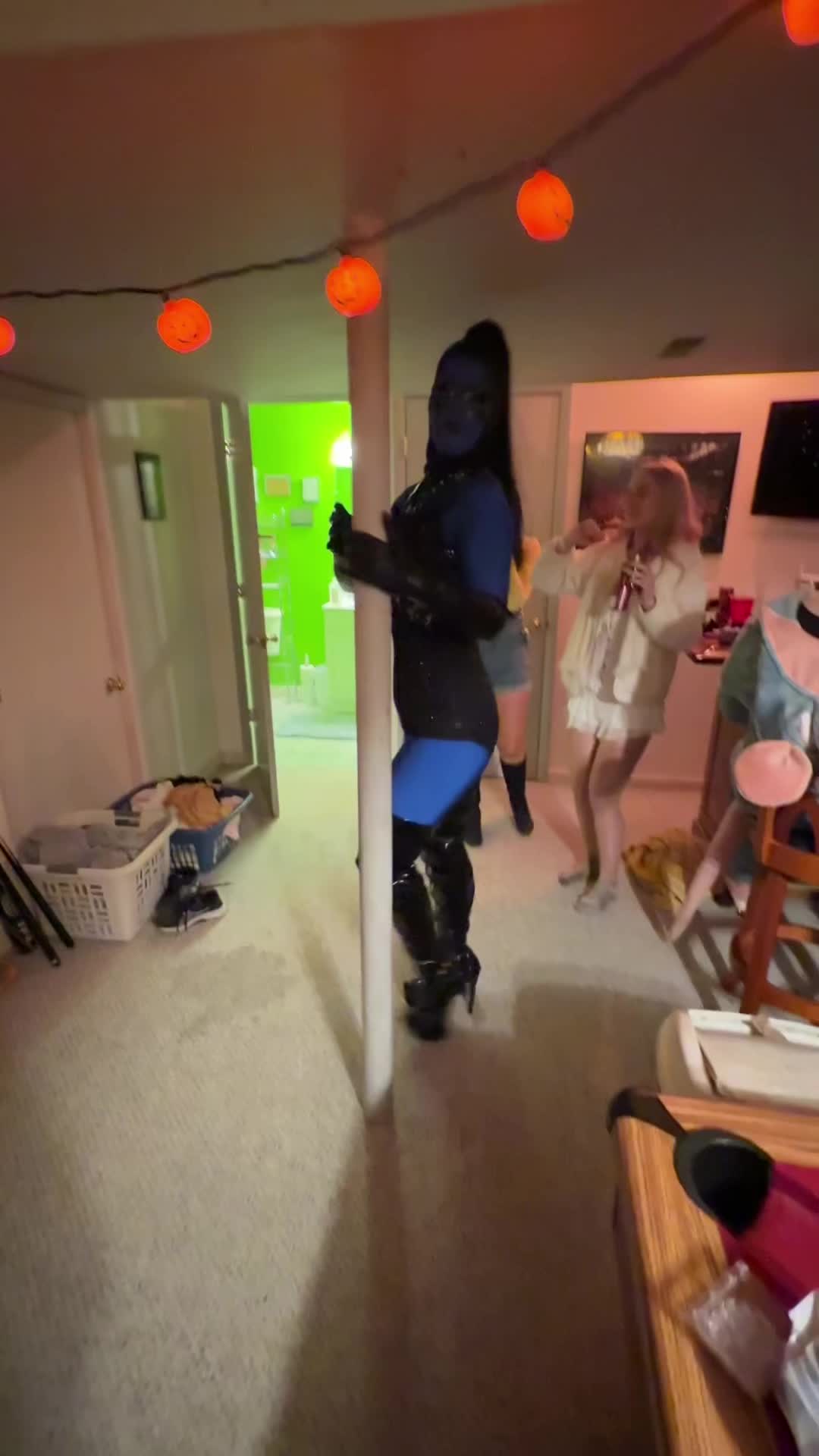 @👁👄👁