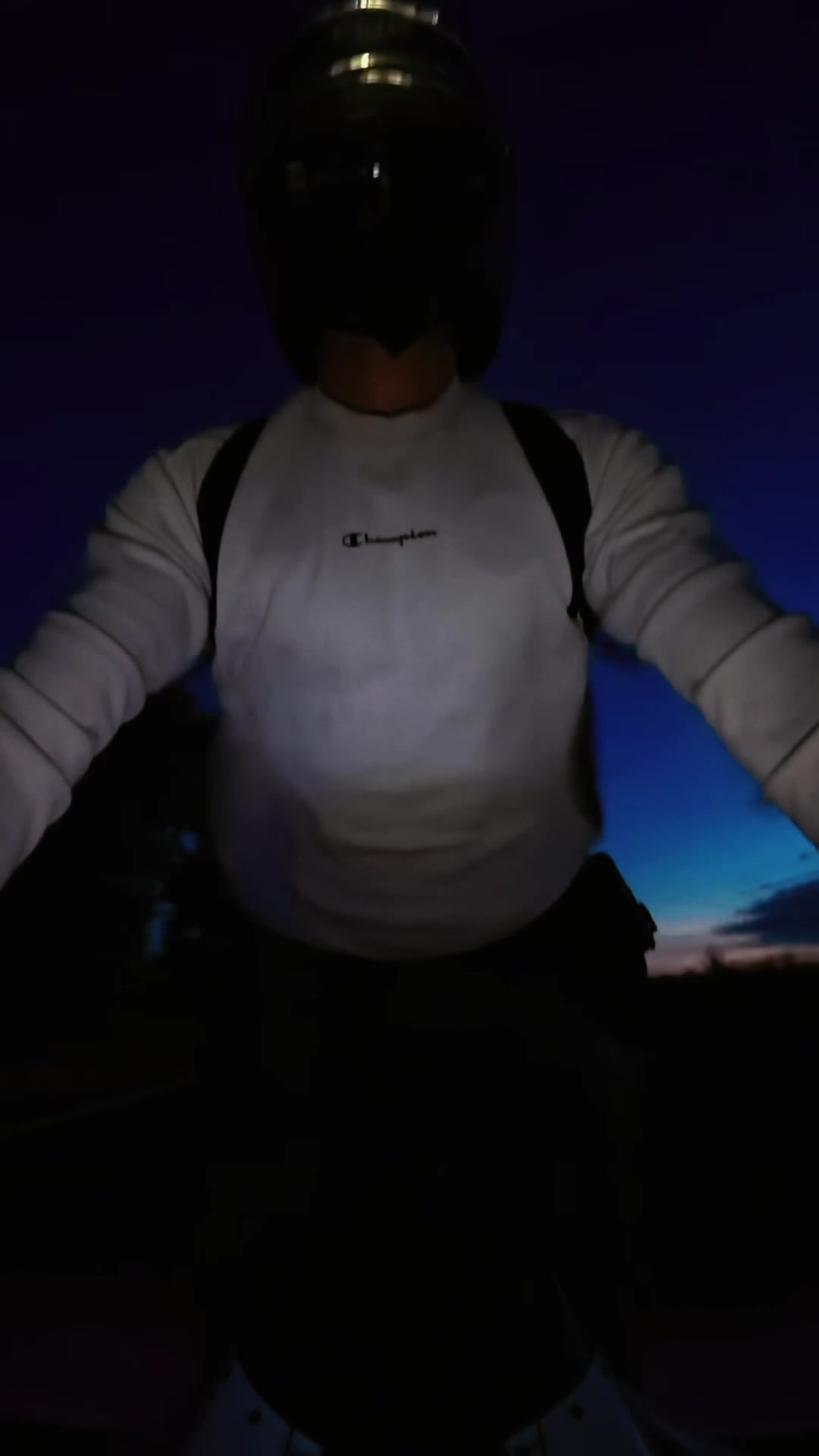@🏔️🤍🏍️🤳