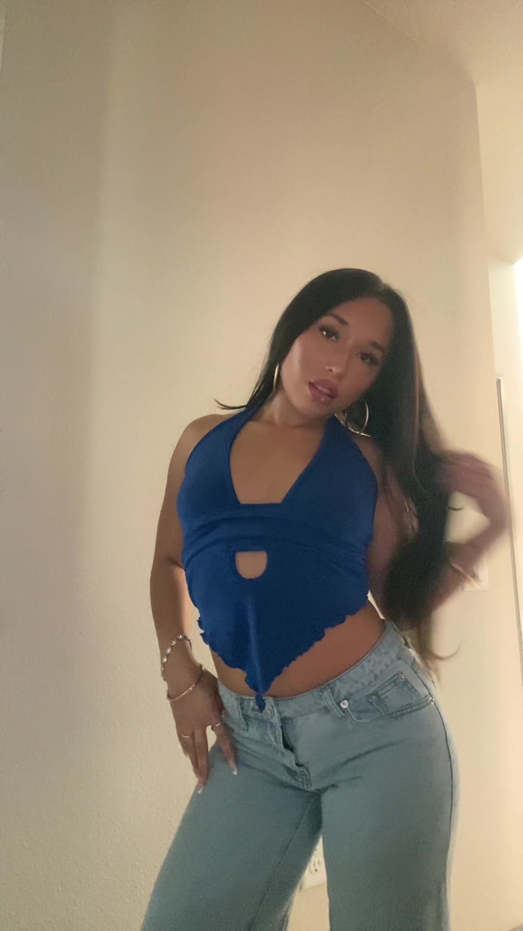 @ALI ★