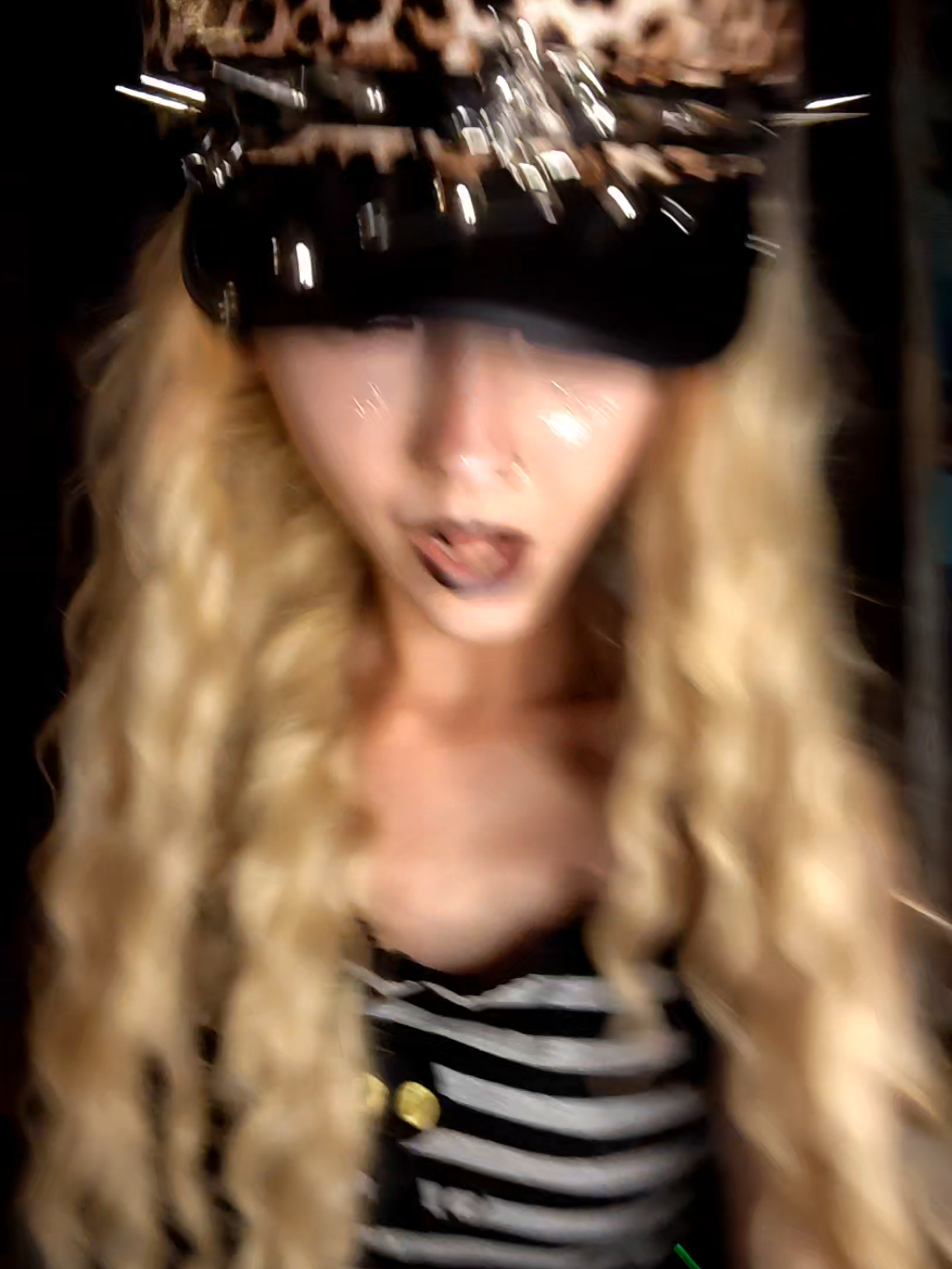 @★ r y a t t ★