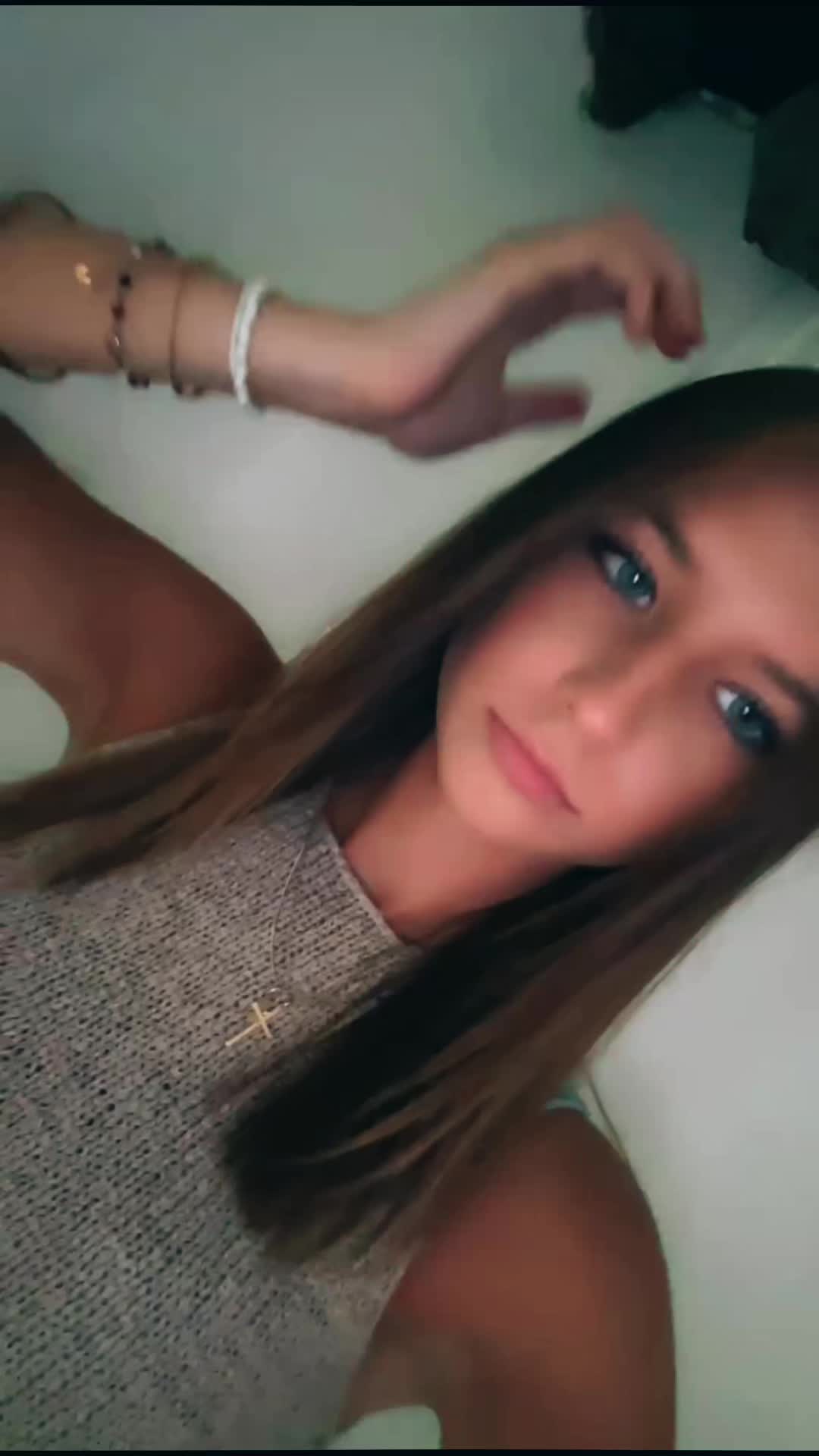 @𝐡𝐞𝐥𝐲𝐧𝐚✞🌺