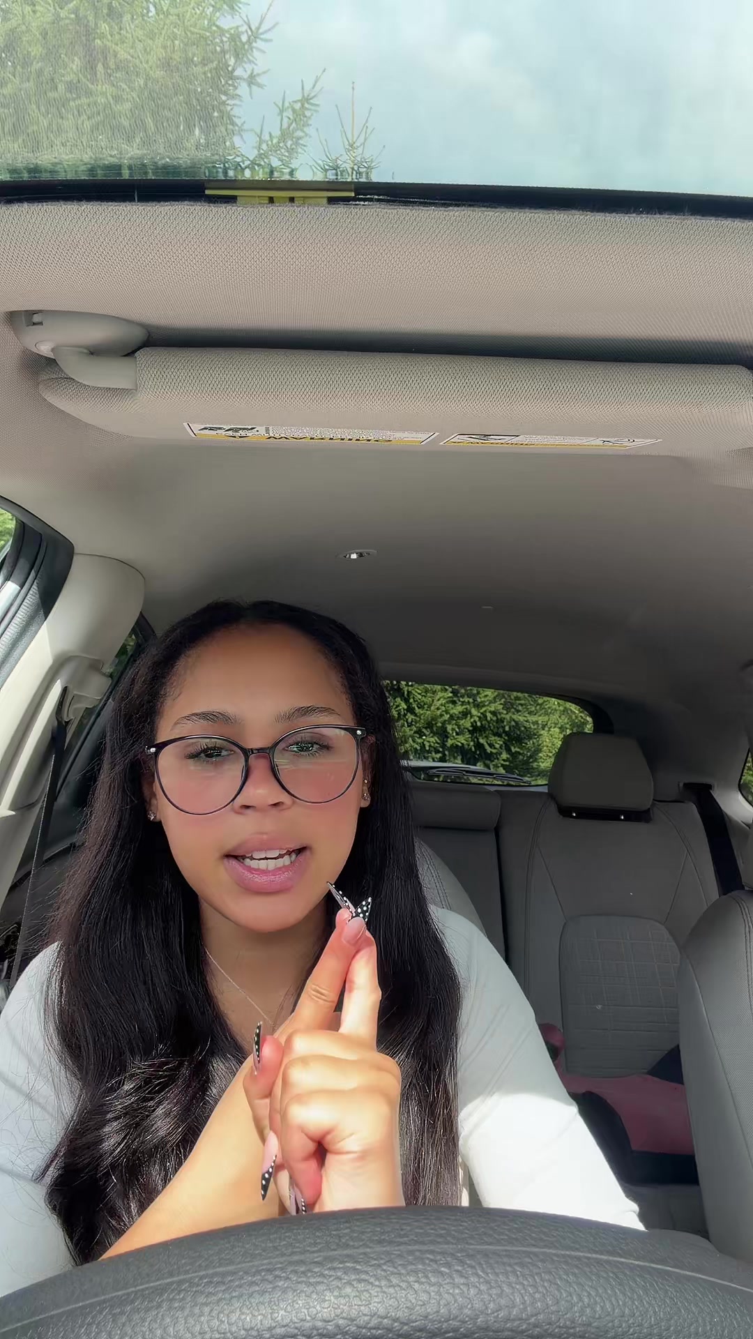 @Ava