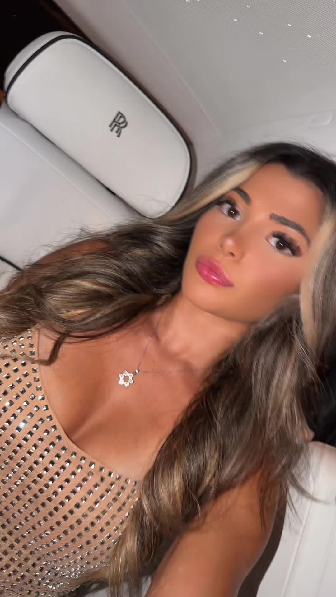 @Ella