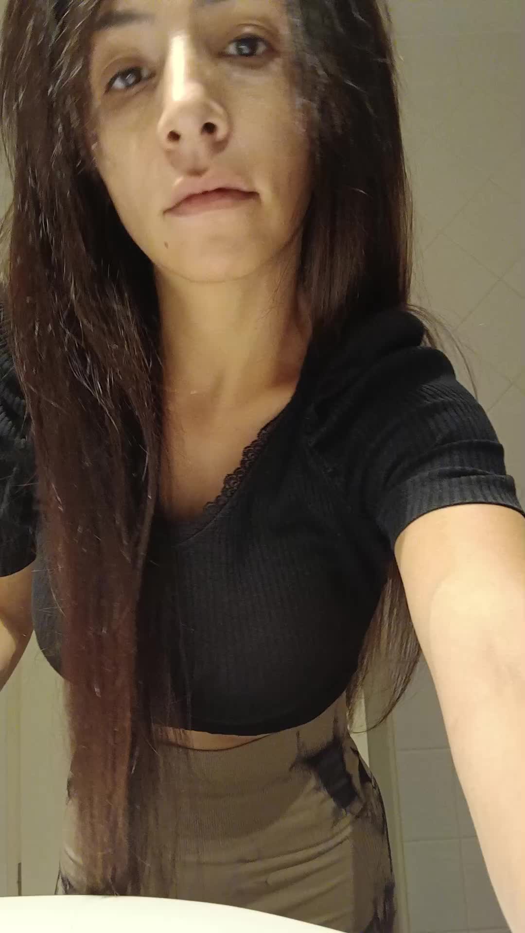 @🦂