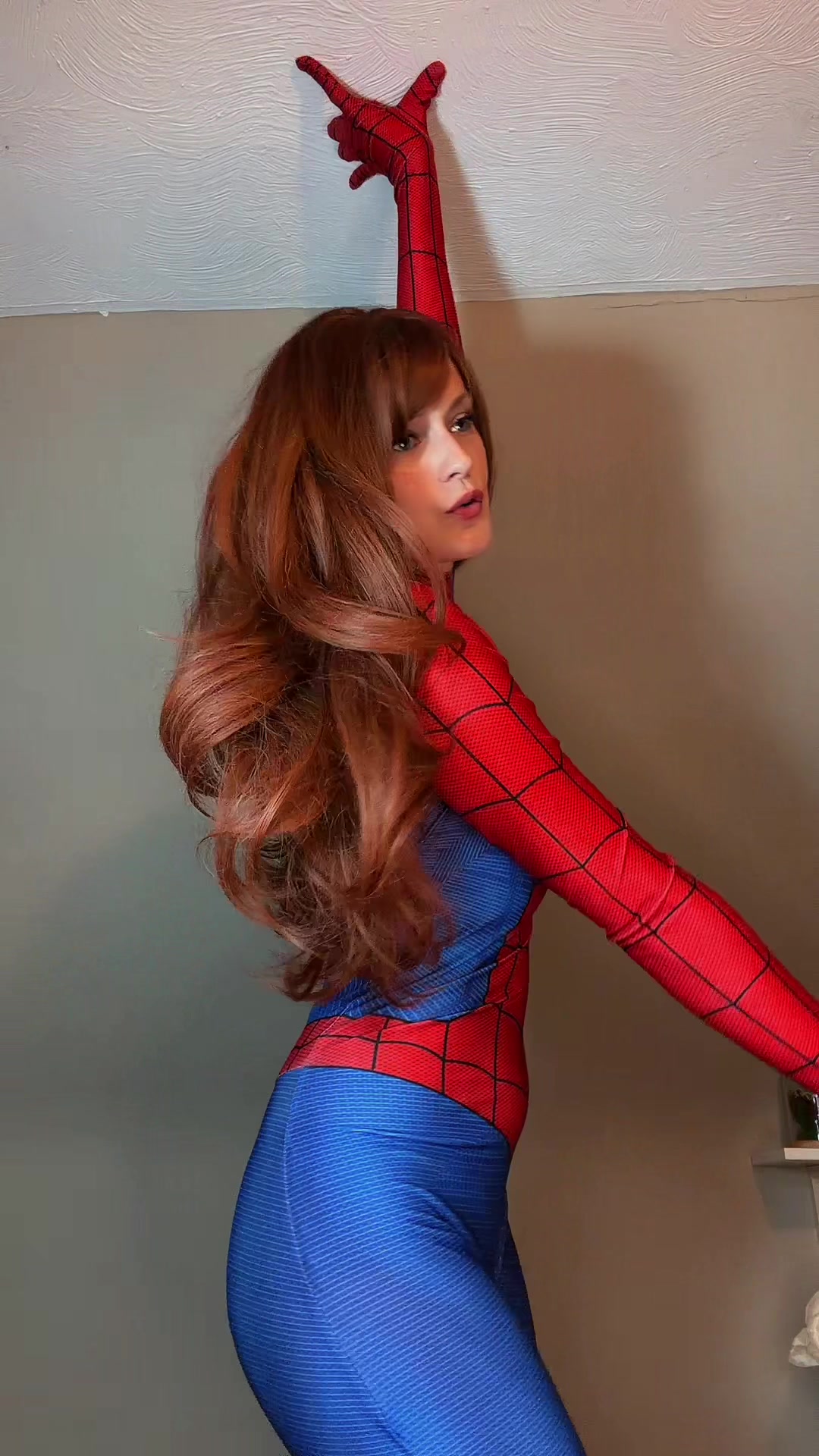 @SarahCosplayGal
