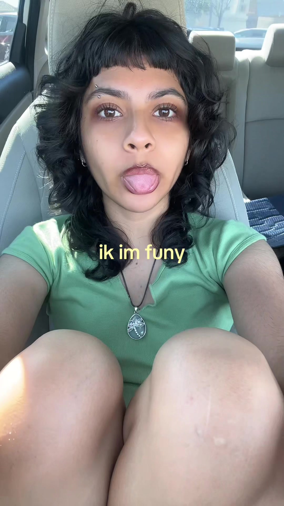 @itzel :v