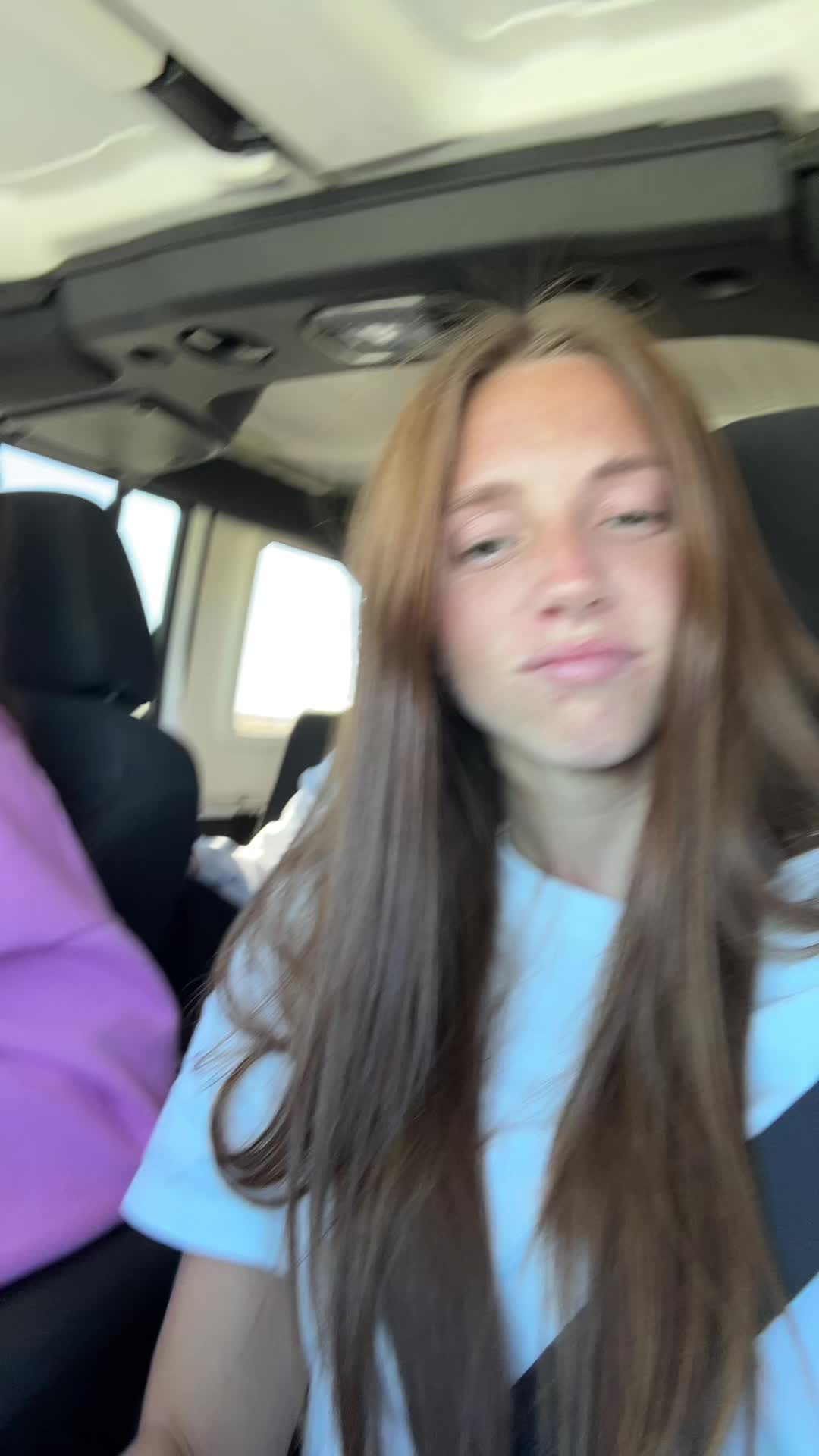 @lawlynnava