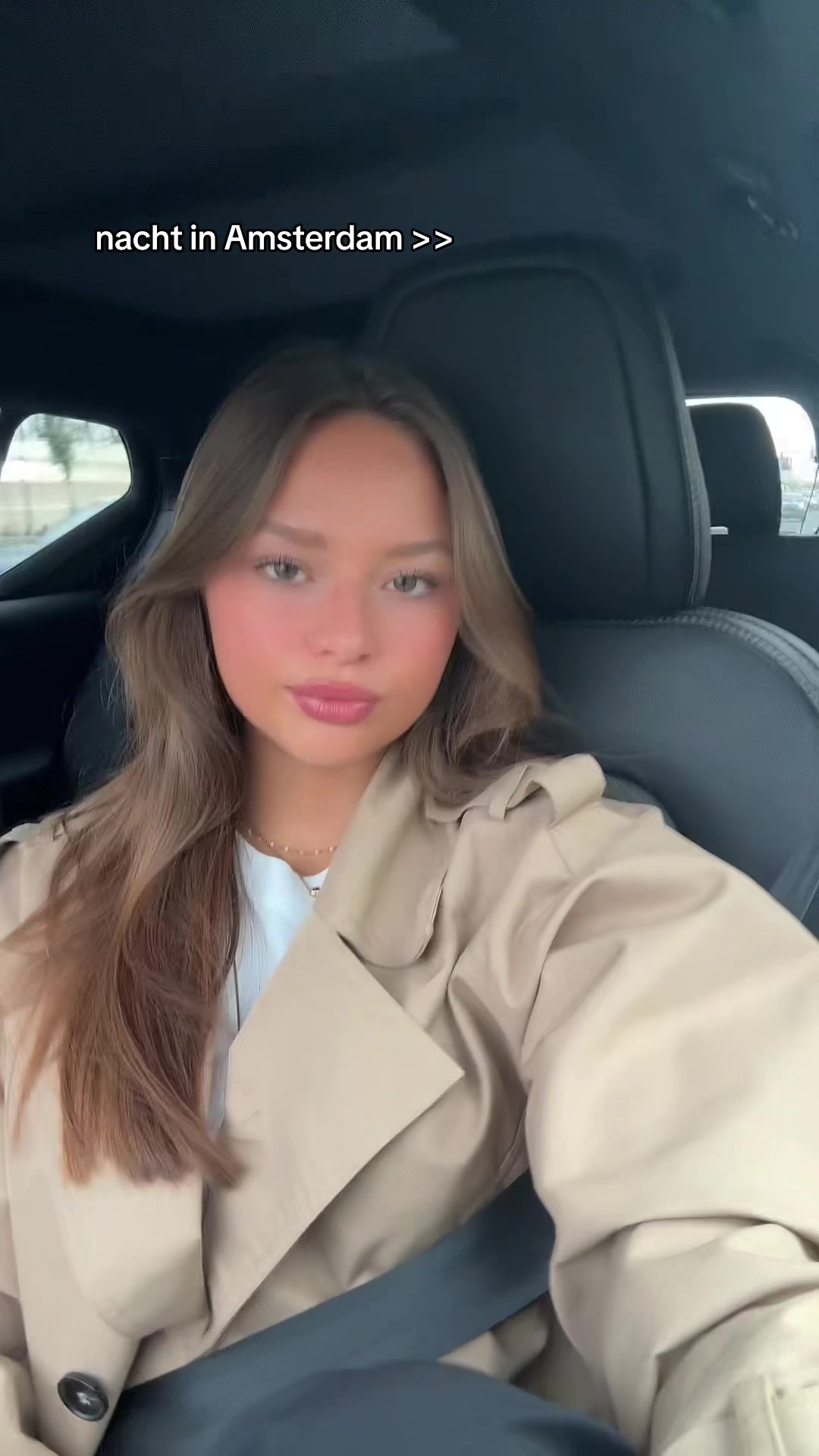 @<33