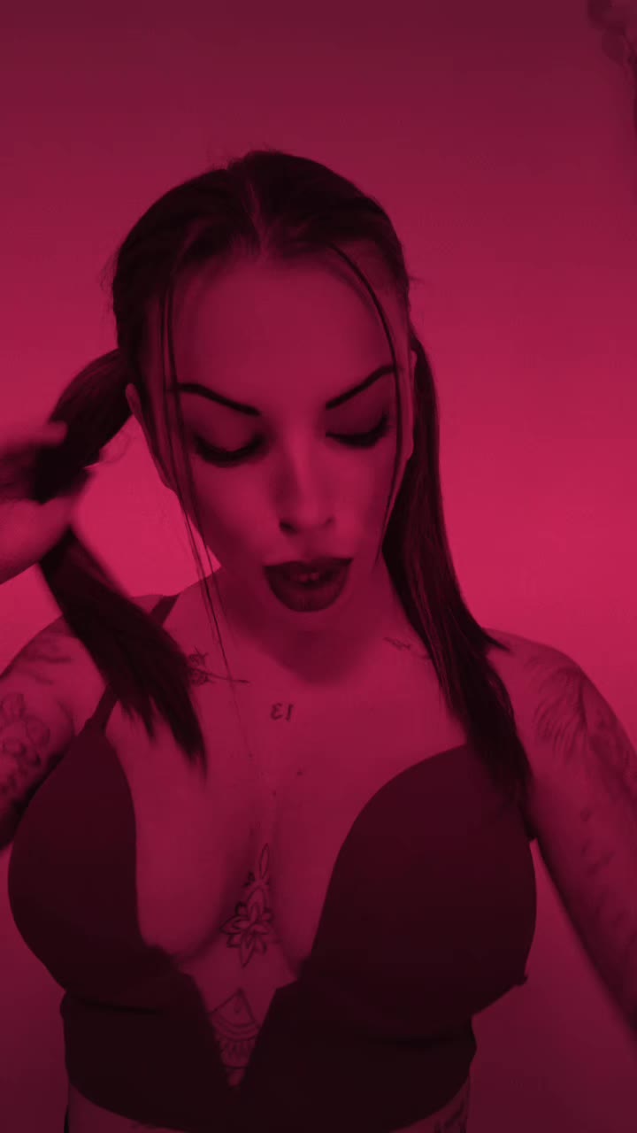@⚜️❤🔥LA REGINA DI TIK TOK🌹🐿