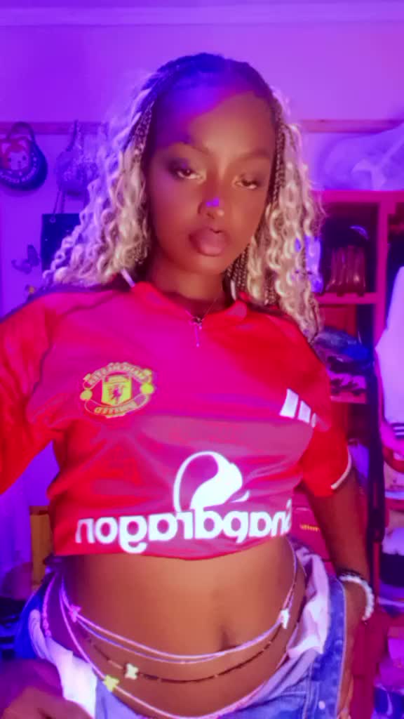 @Sabrinahsabrinah27