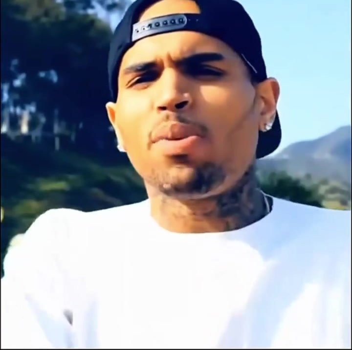 @IM NOT CHRIS BROWN
