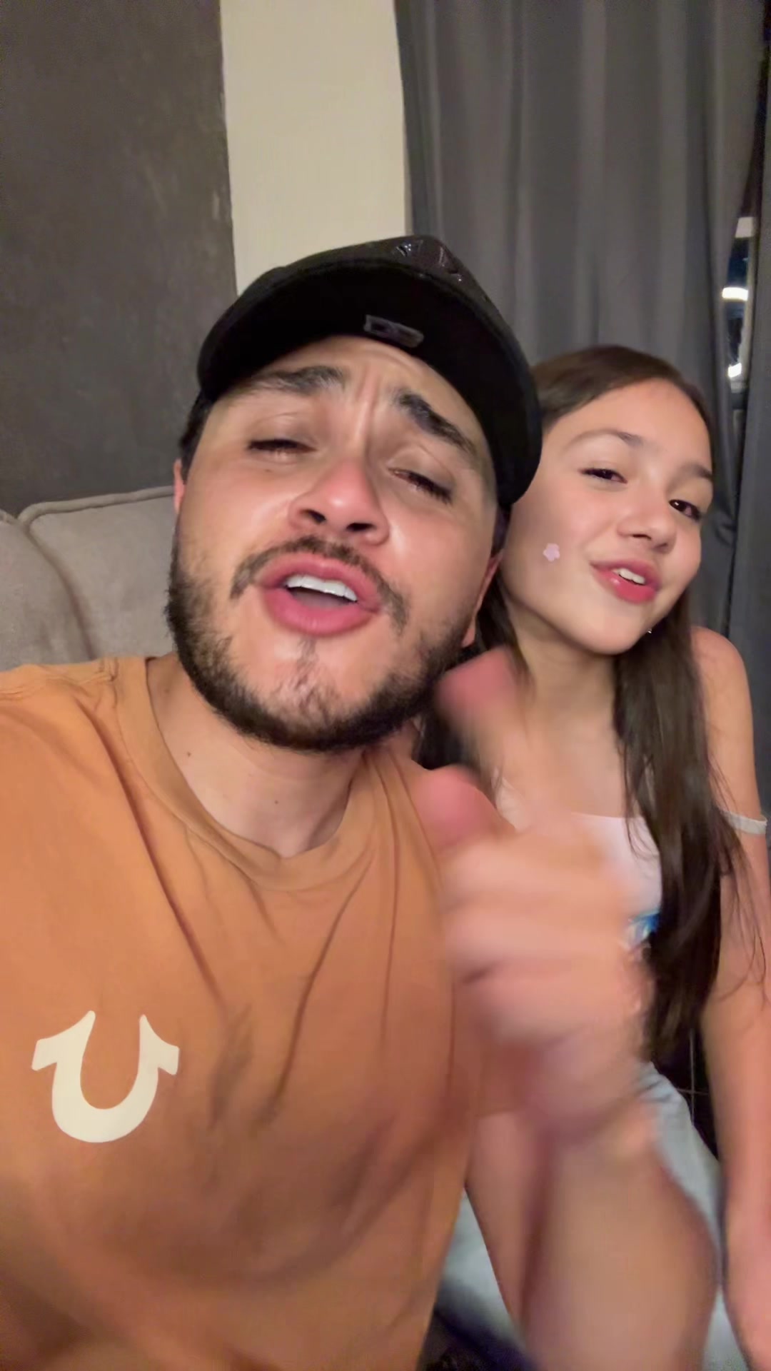 @Nia Mora