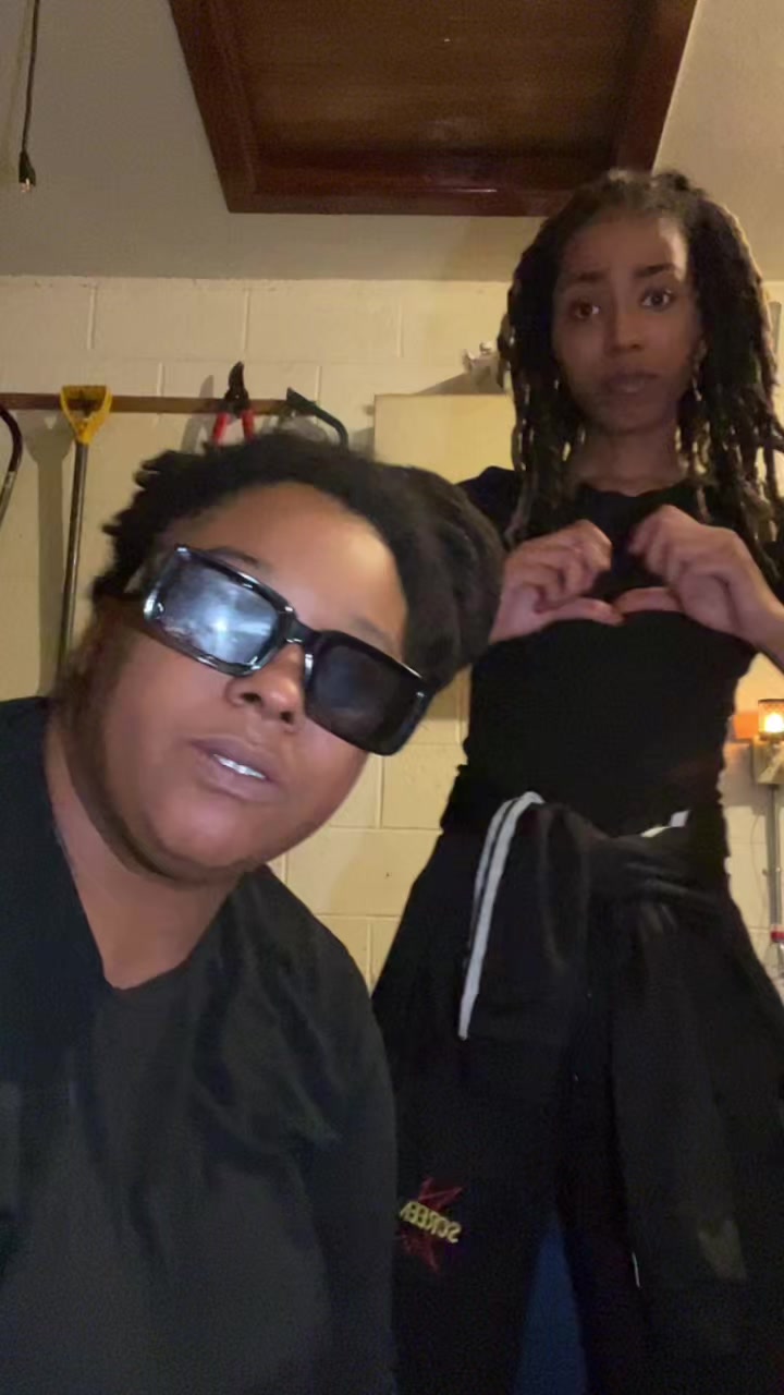 @QueenEyeDivine