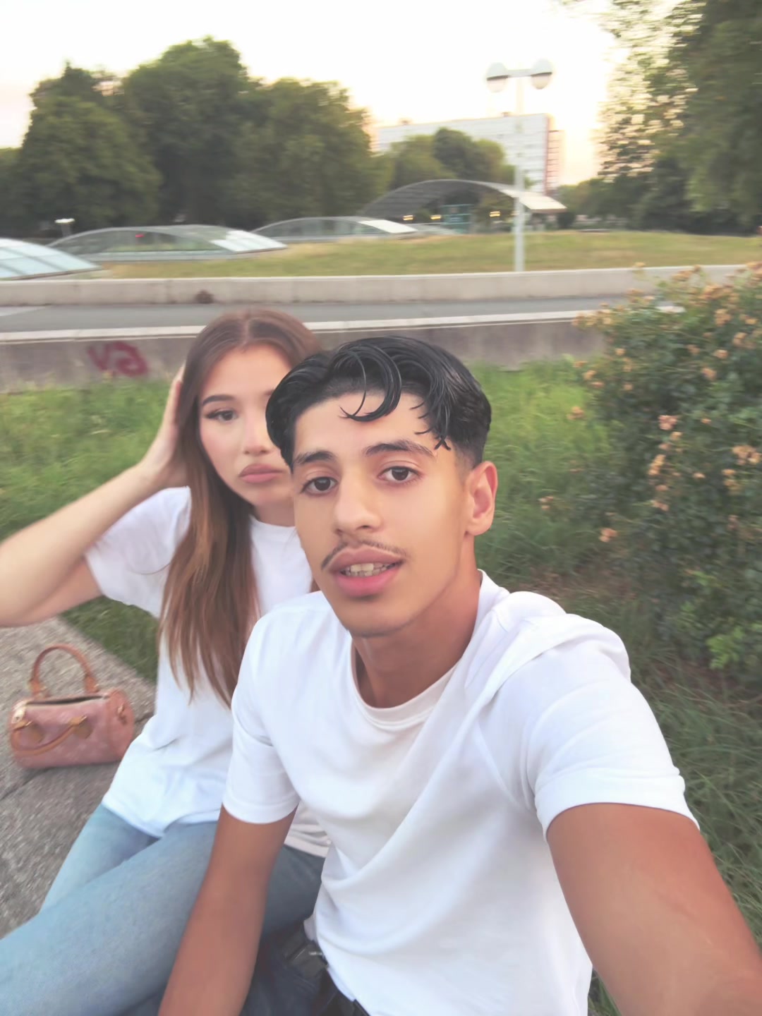 @💫