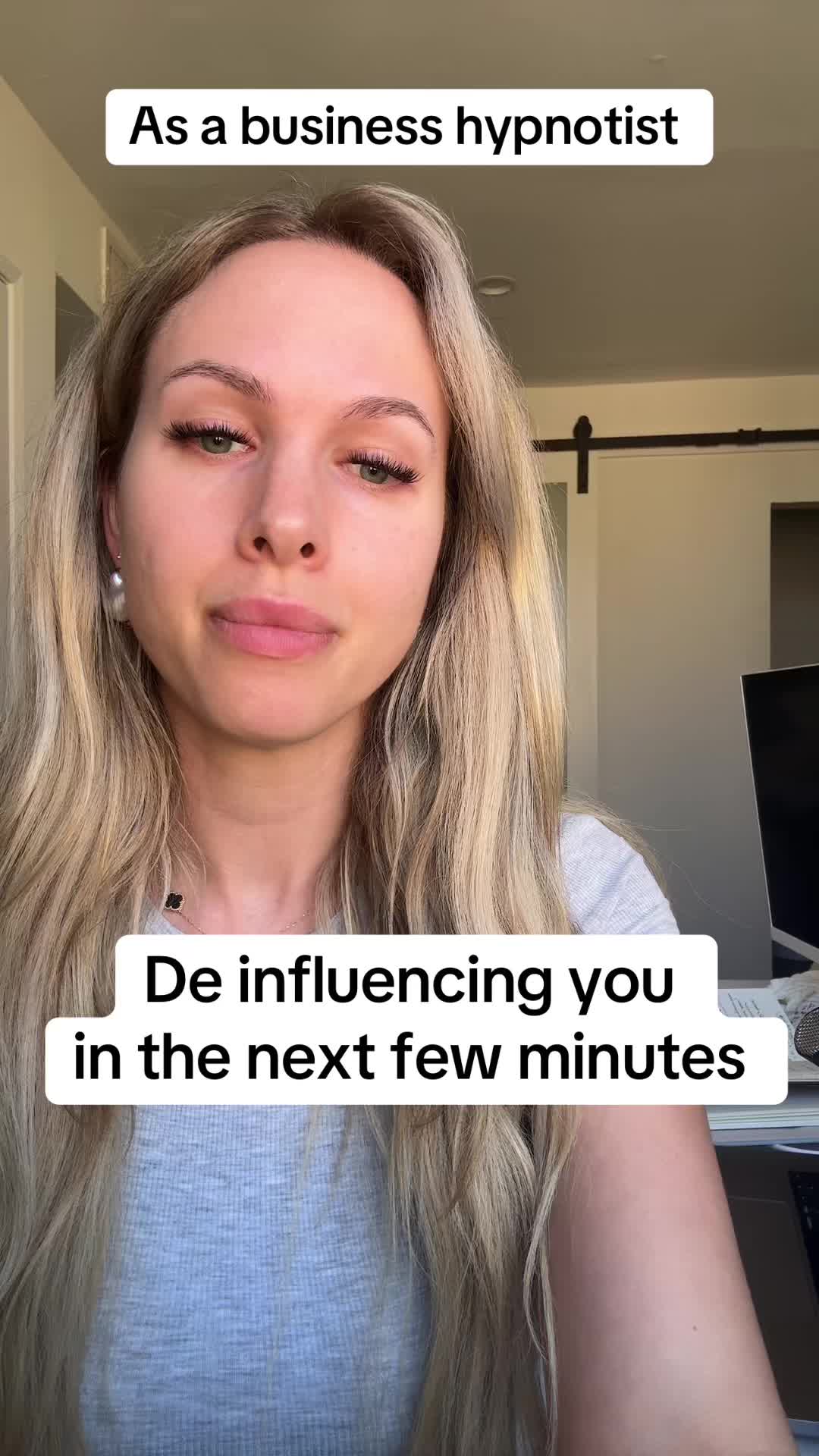 @Hypnotist | Julia Hankins