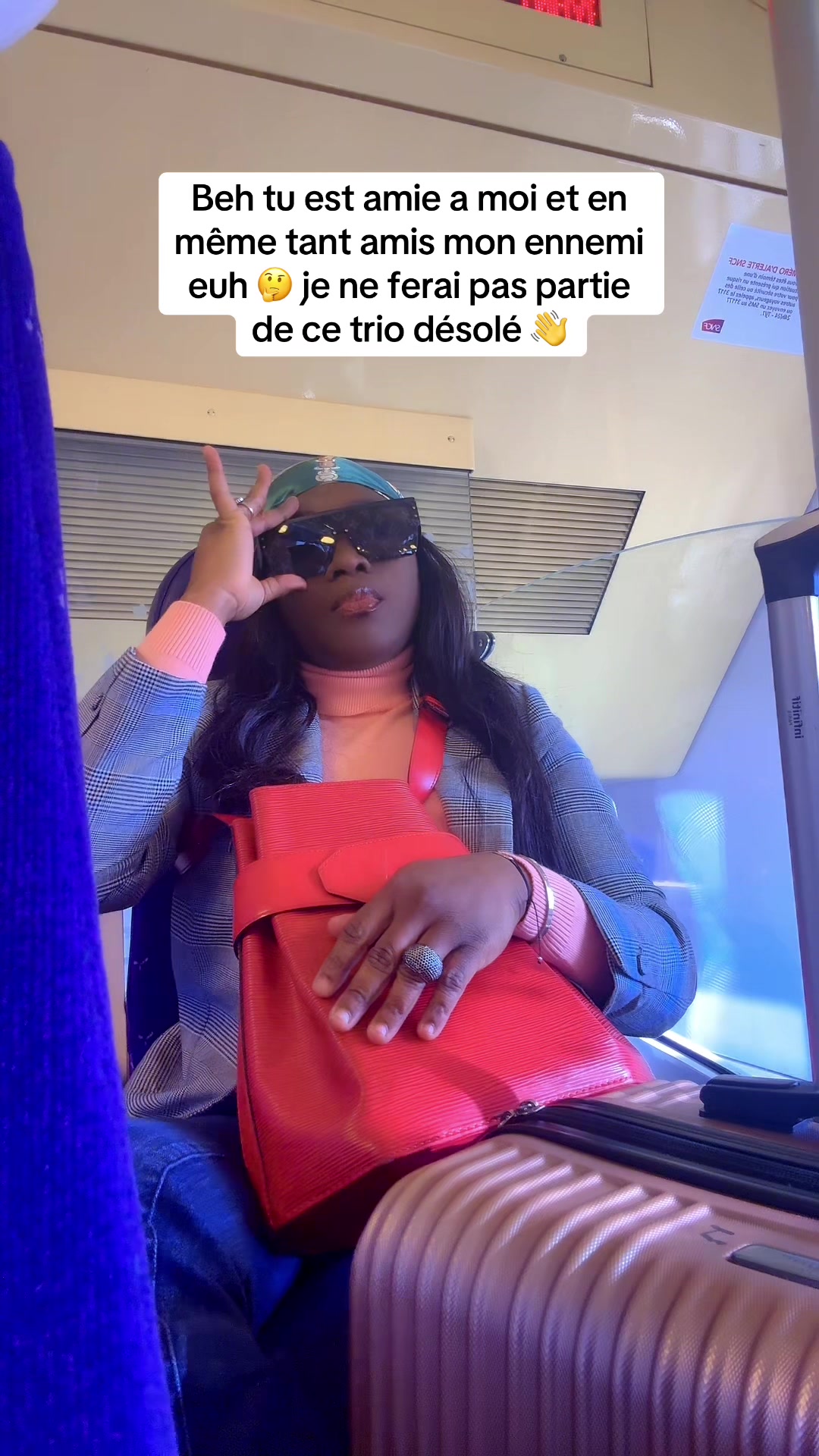 @NATUROPATHE ZO&Eacute;