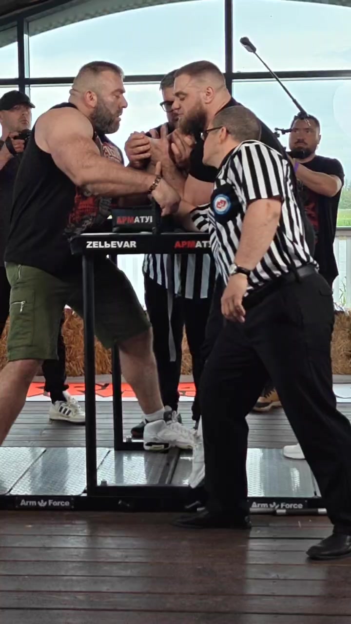 @Iron wrestling