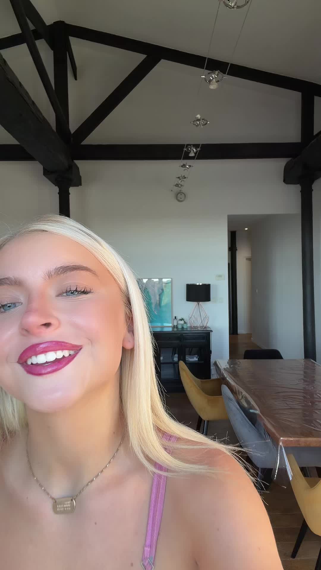 @lolapolicand___