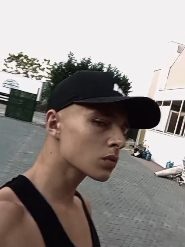 @🛸
