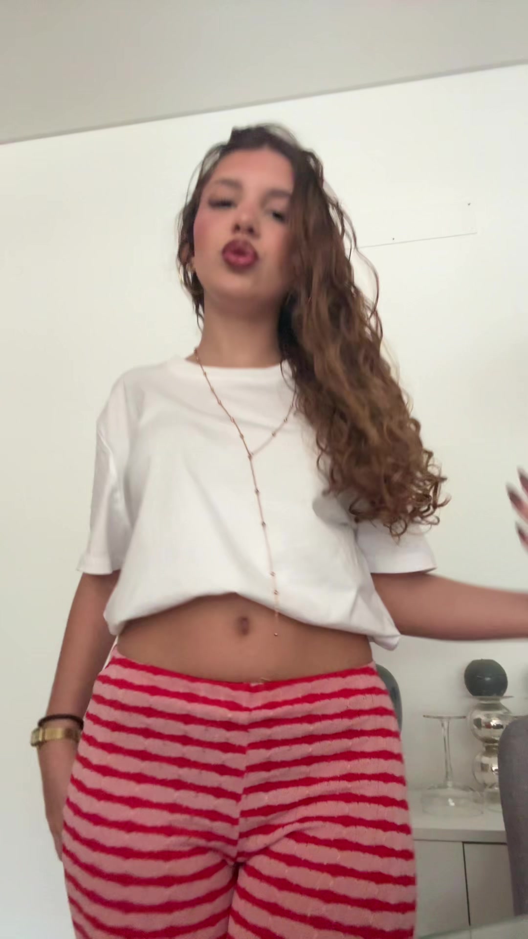 @nês