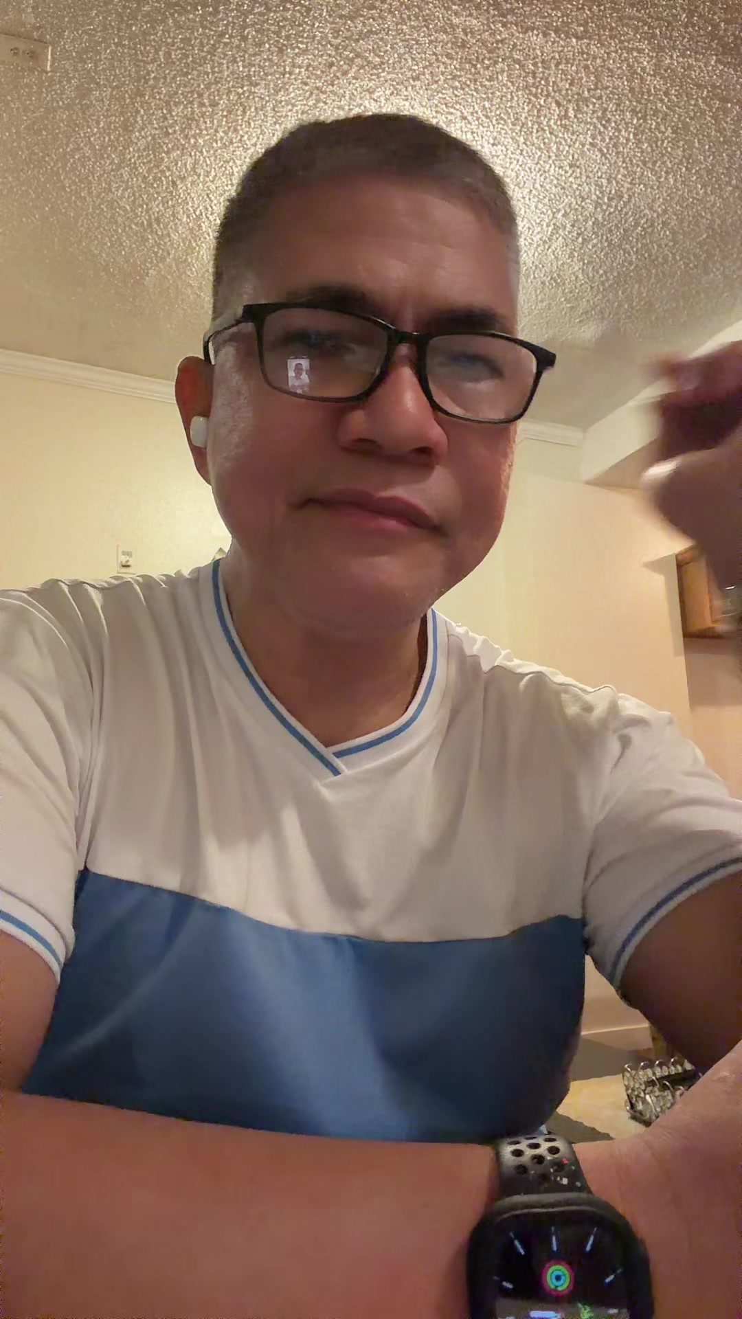 @Kneeroh