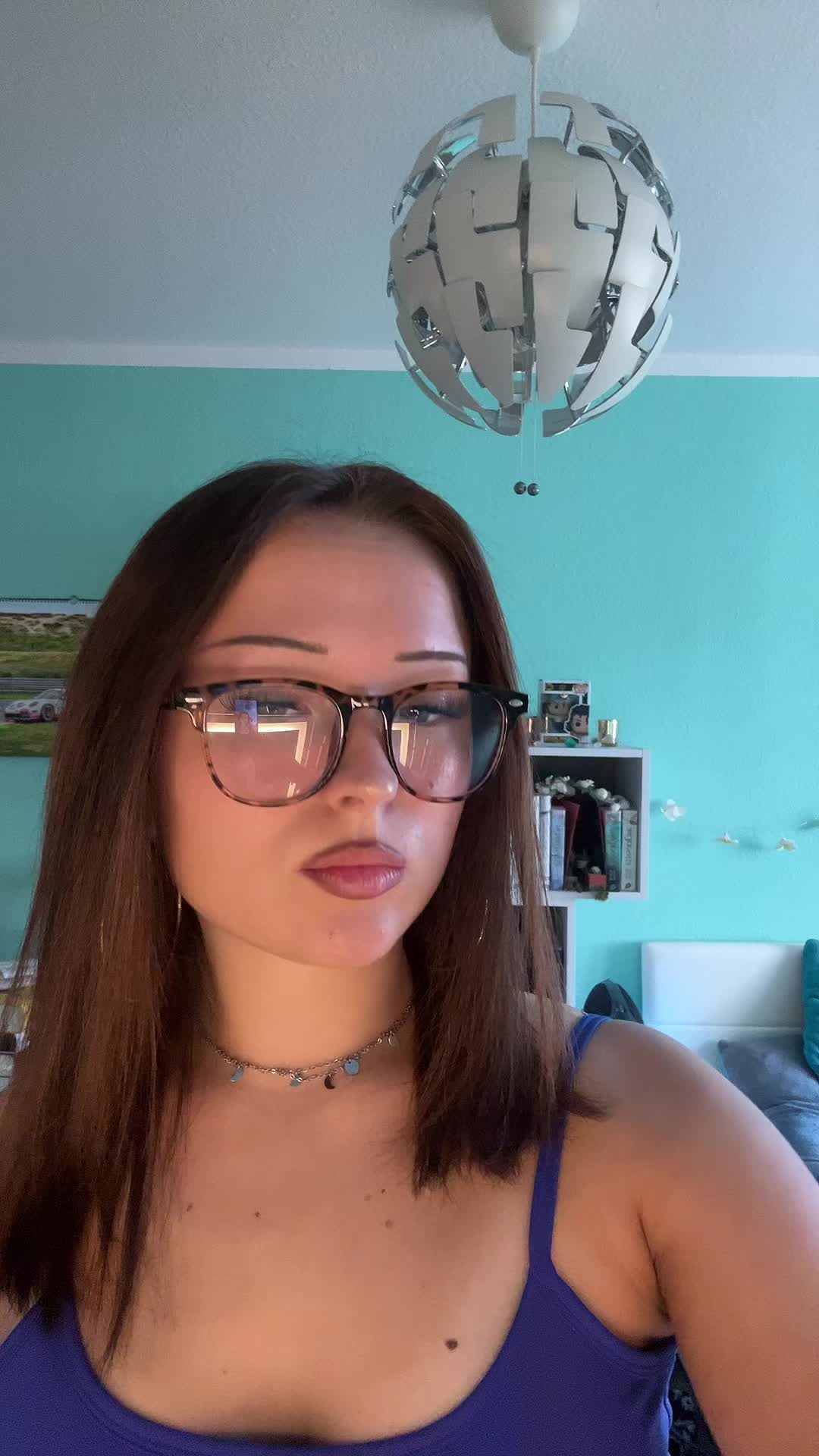 @vickyメ𝟶🏎️
